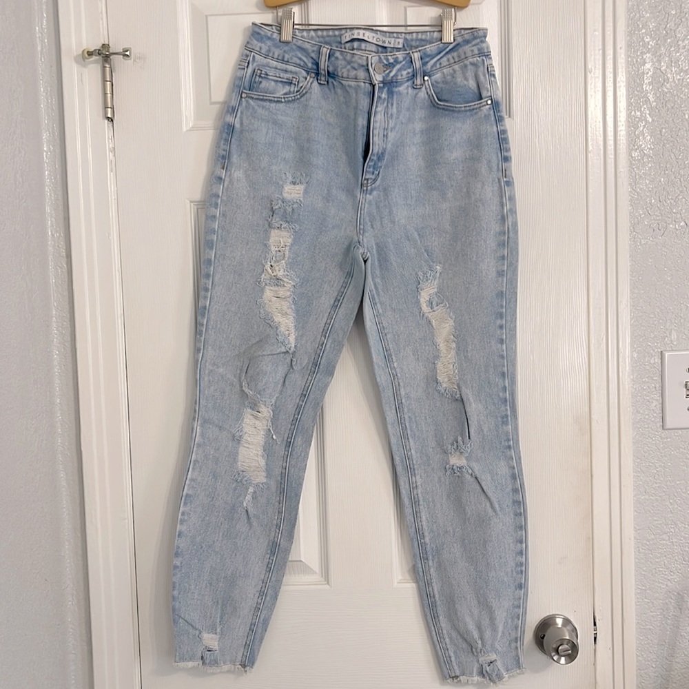 Light blue jeans with rips from Tinseltown size 9